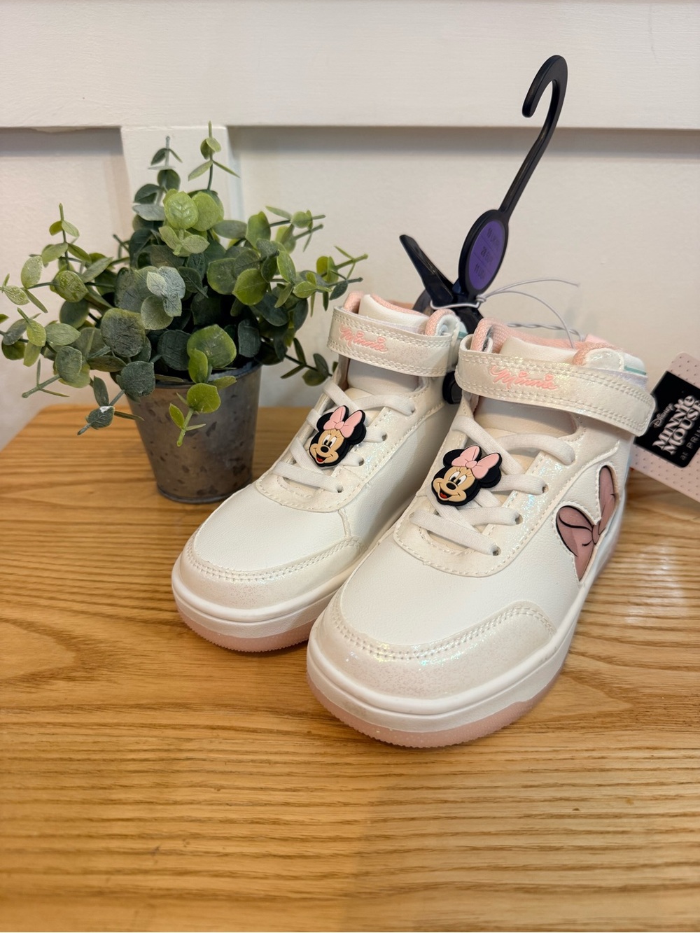 Disney Minnie Mouse Girls' White and Pink High-Top Light Up Sneakers